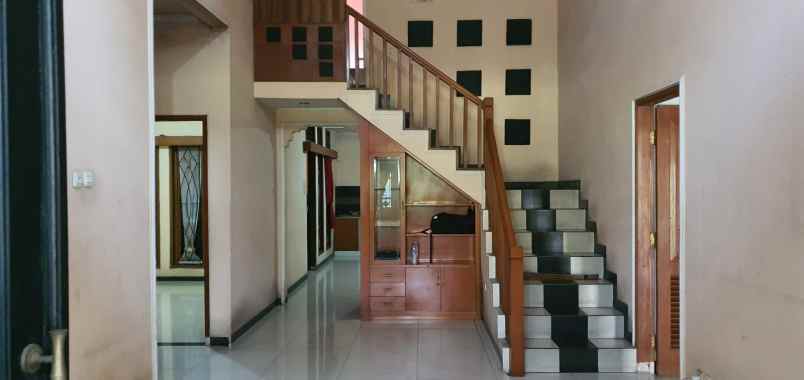 dijual rumah pinus regency