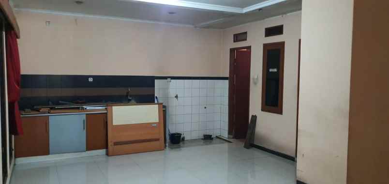 dijual rumah pinus regency