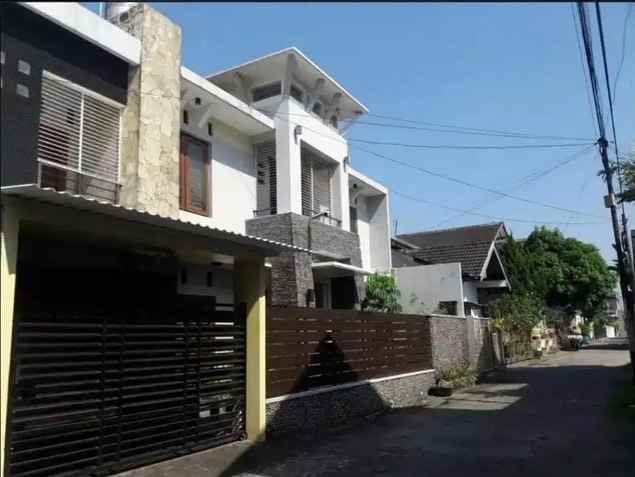 dijual rumah pogung baru