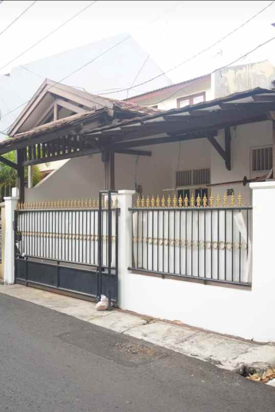 dijual rumah pondok bambu