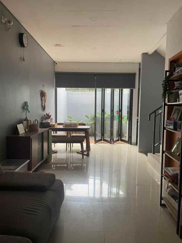 dijual rumah pondok cina beji depok