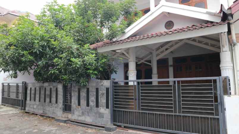 dijual rumah pondok gede