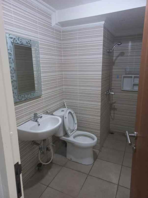 dijual rumah puncak bukit golf