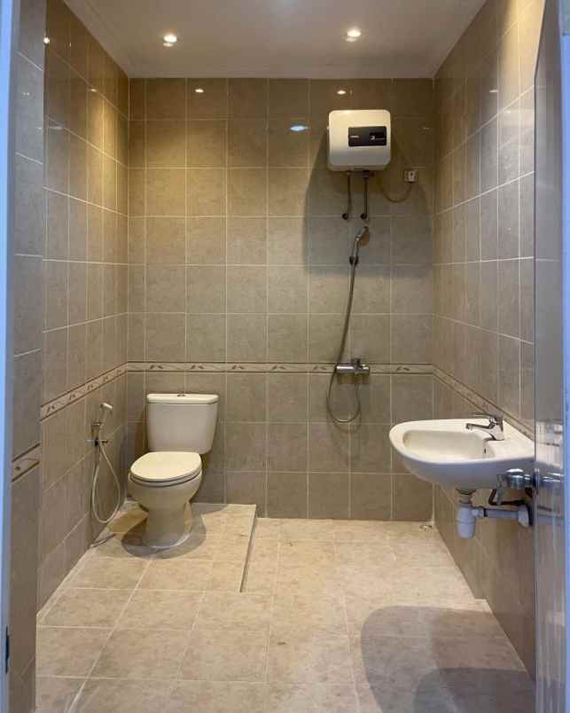 dijual rumah puri asri pakuwon city