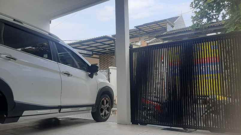 dijual rumah puri gading jatiwarna