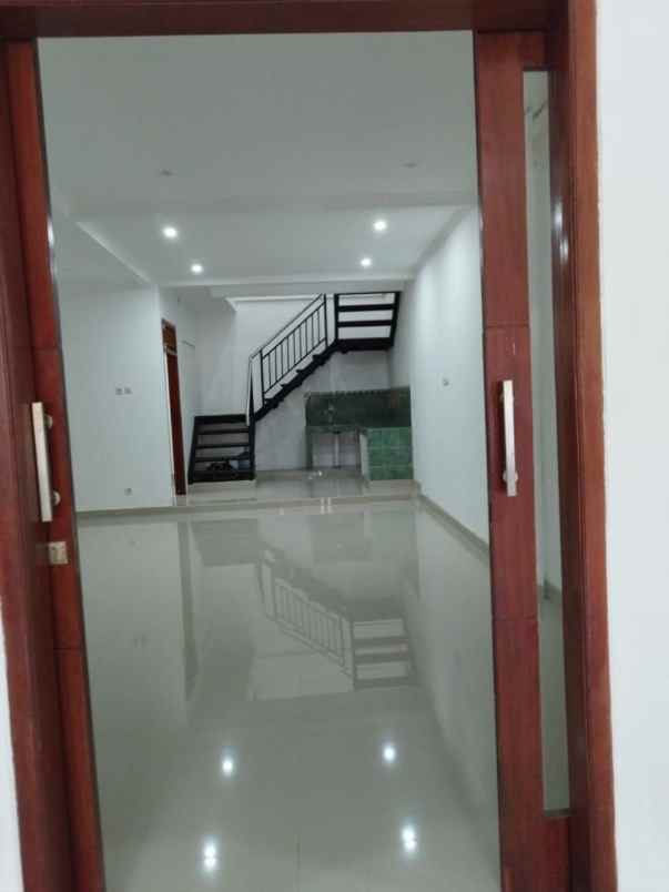 dijual rumah puri gading jatiwarna