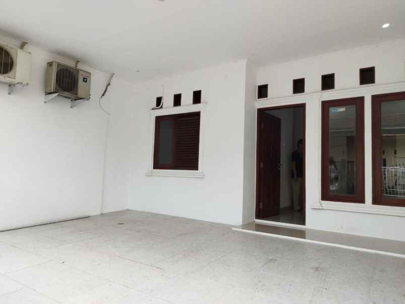 dijual rumah puri gading jatiwarna