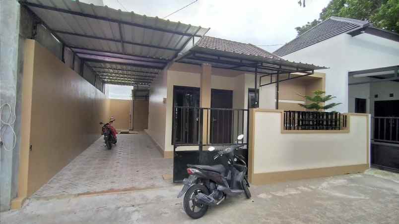dijual rumah puskesmas kalasan