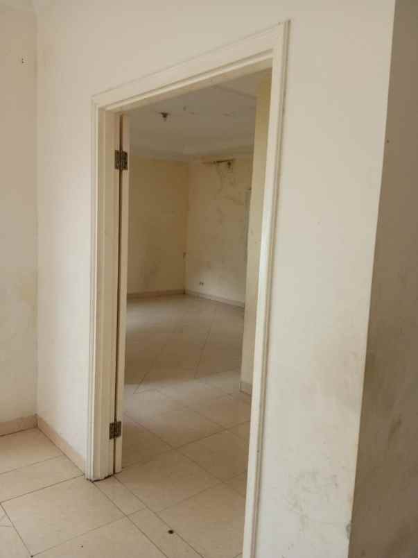 dijual rumah raffles hills cibubur