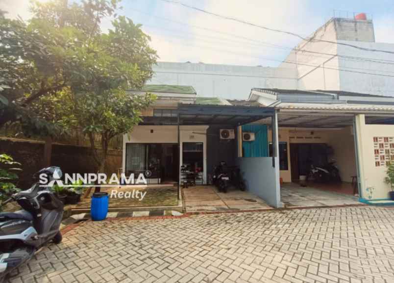 dijual rumah rangkapan kaya pancoran