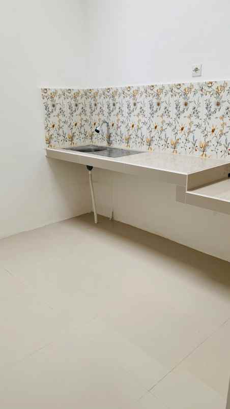 dijual rumah raya tlogowaru