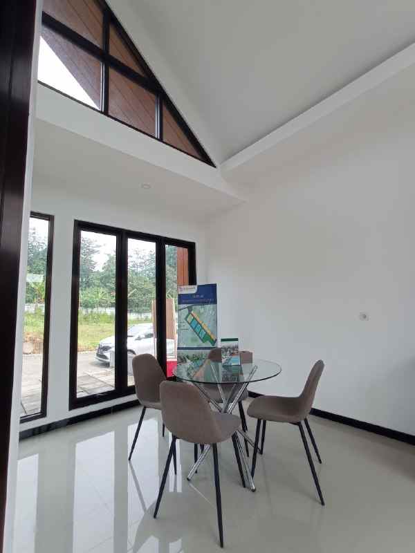 dijual rumah rindanavia villa residence