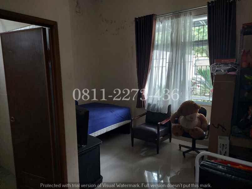 dijual rumah royal view