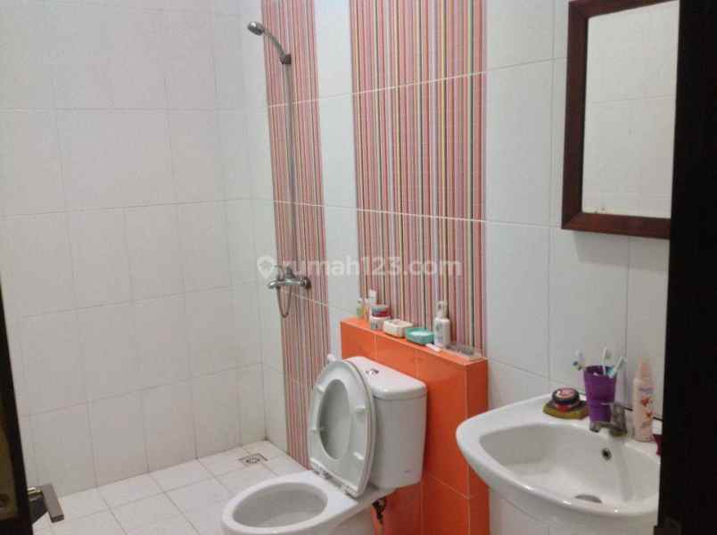 dijual rumah rumah di citra garden 6