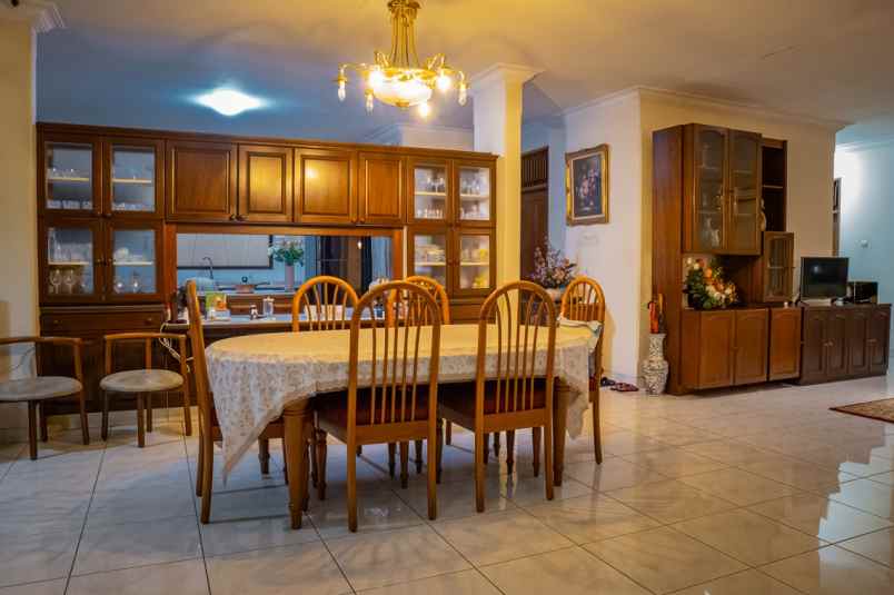 dijual rumah rumah di kayu putih