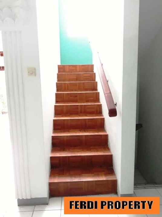 dijual rumah rumah mewah dekat mal