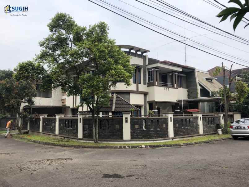 dijual rumah rumah nyaman batununggal