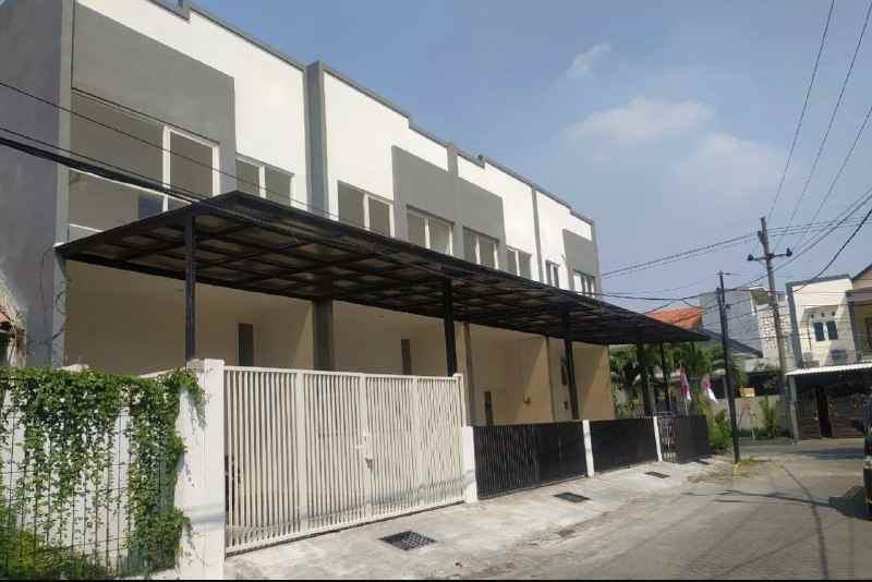 dijual rumah rungkut asri