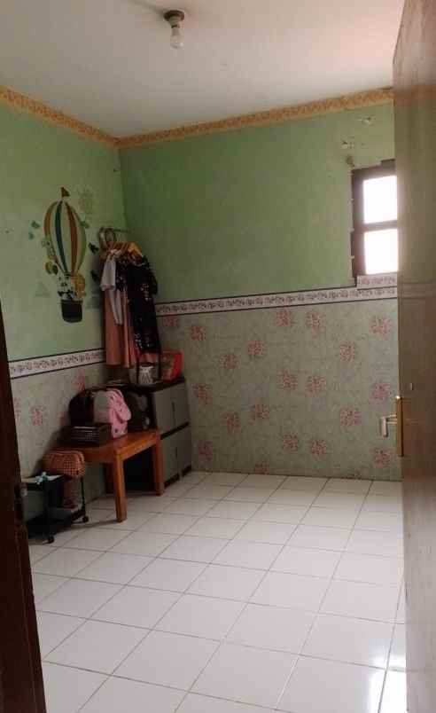 dijual rumah sangat strategis di pondok kelapa