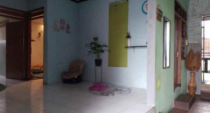 dijual rumah sangat strategis di pondok kelapa