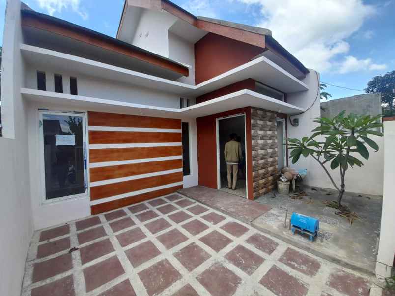 dijual rumah saptorenggo