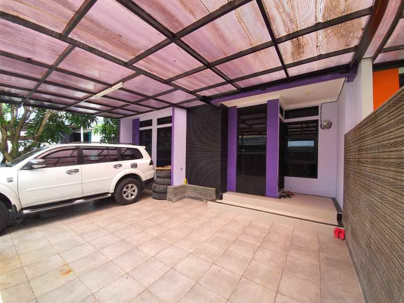 dijual rumah sariwangi