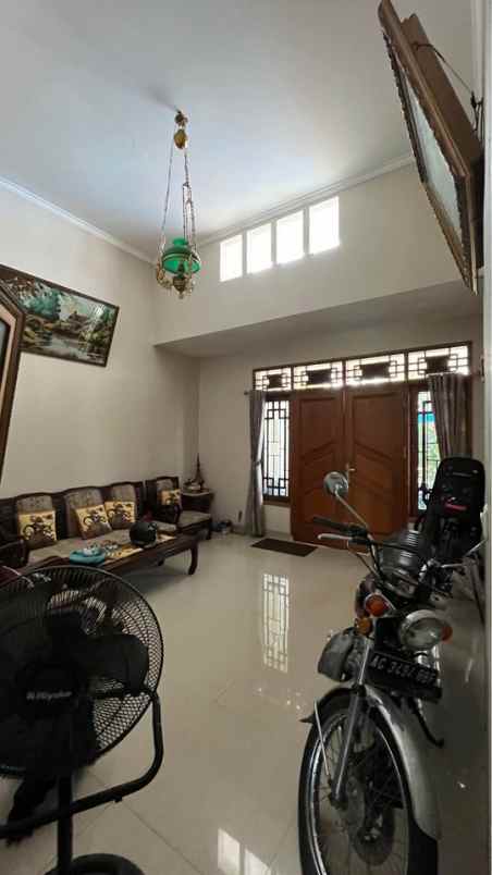 dijual rumah sawangan depok