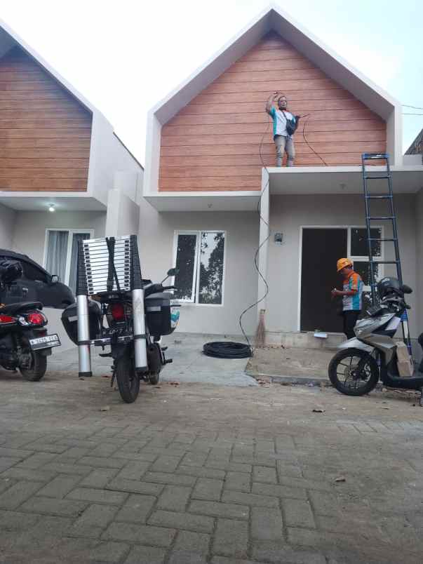 dijual rumah sawojajar