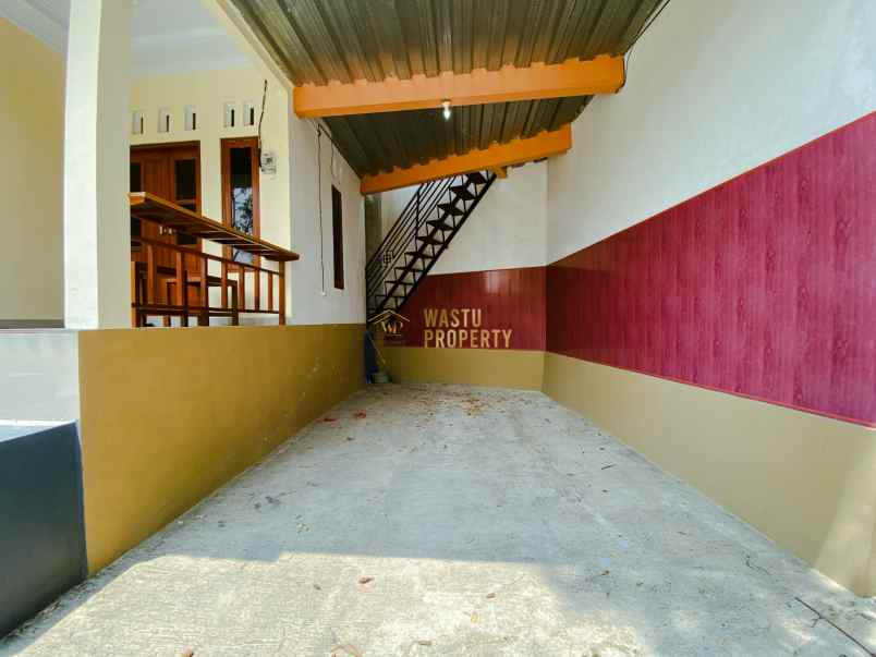 dijual rumah selomartani