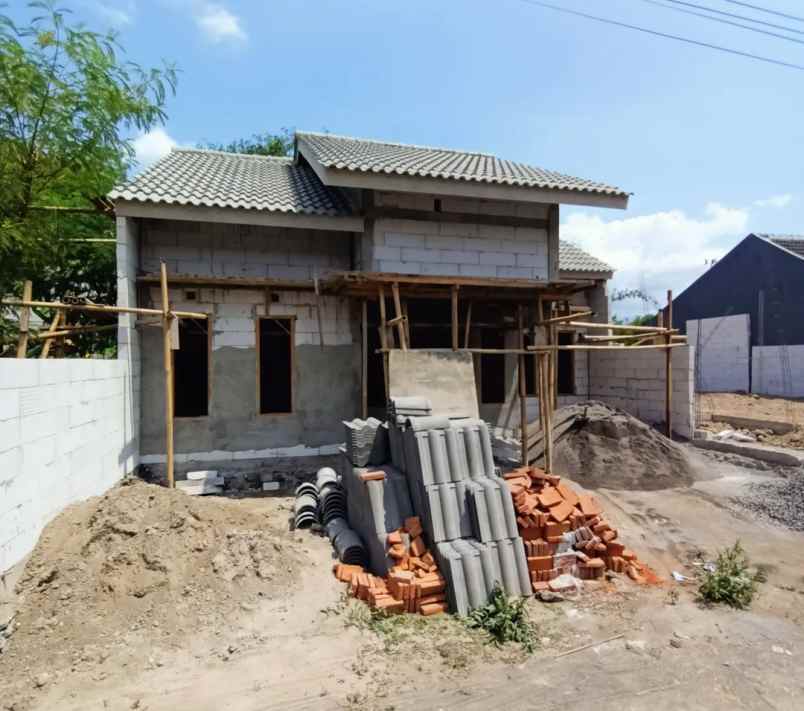 dijual rumah sembego maguwoharjo kec