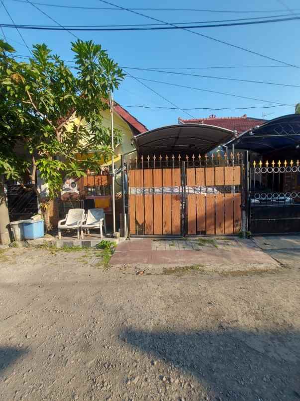 dijual rumah semolowaru indah