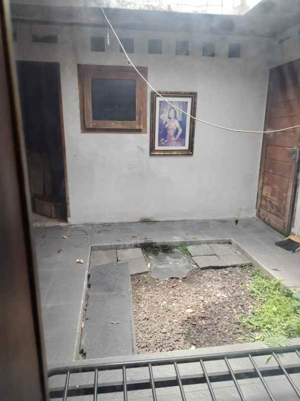 dijual rumah setiabudi