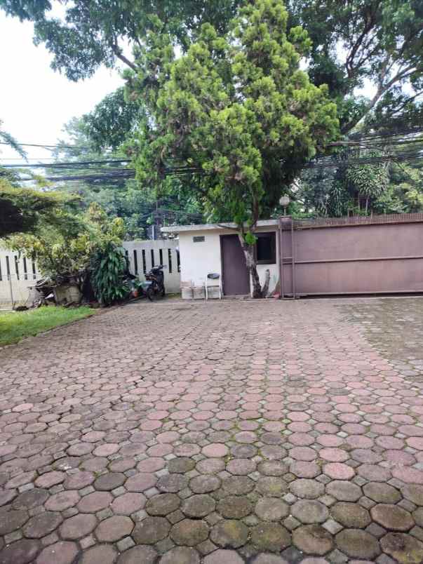 dijual rumah setiabudi