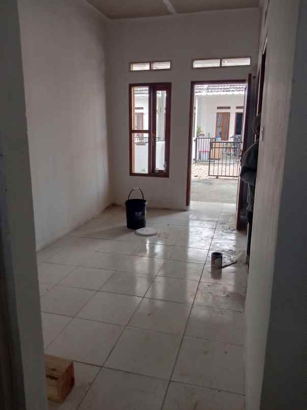 dijual rumah siap huni