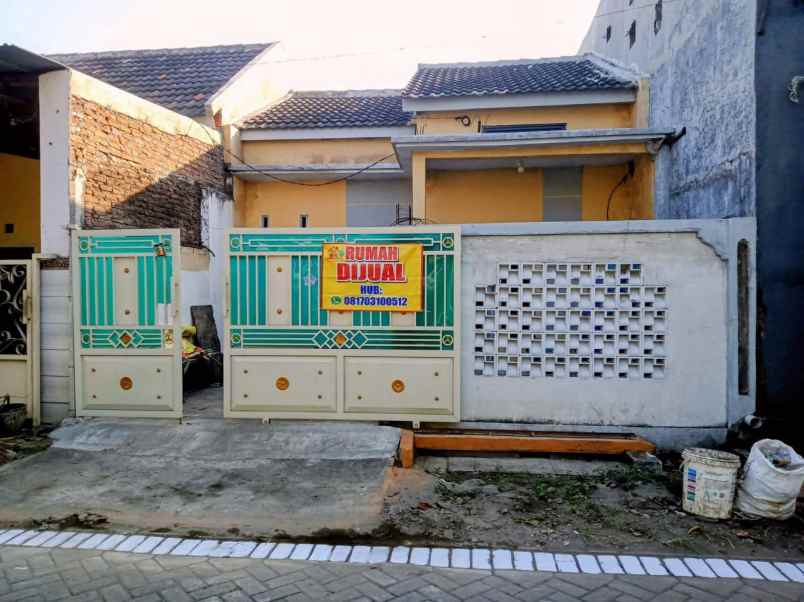 dijual rumah siap huni