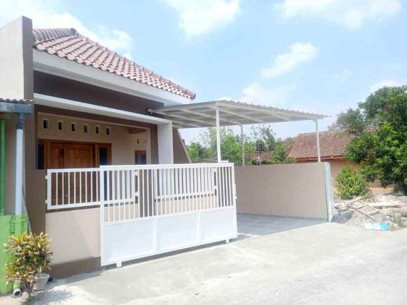 dijual rumah siap huni dekat kampus ukrim