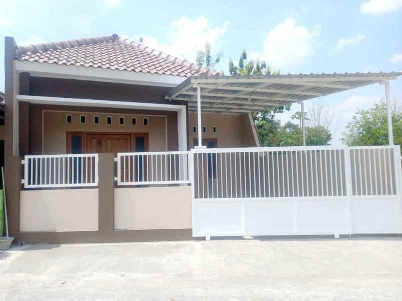 dijual rumah siap huni dekat kampus ukrim