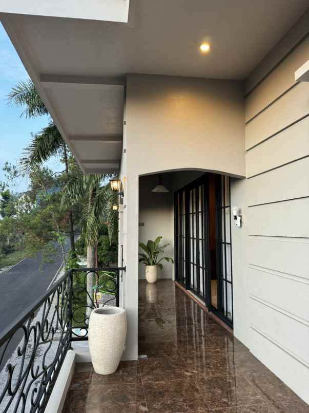 dijual rumah siap huni mewah lokasi cemorokandang