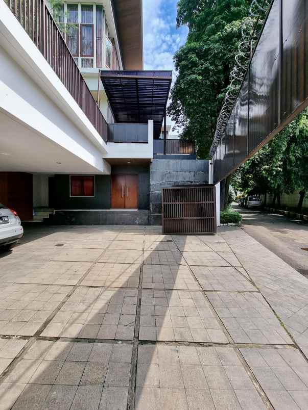 dijual rumah simprug jakarta selatan