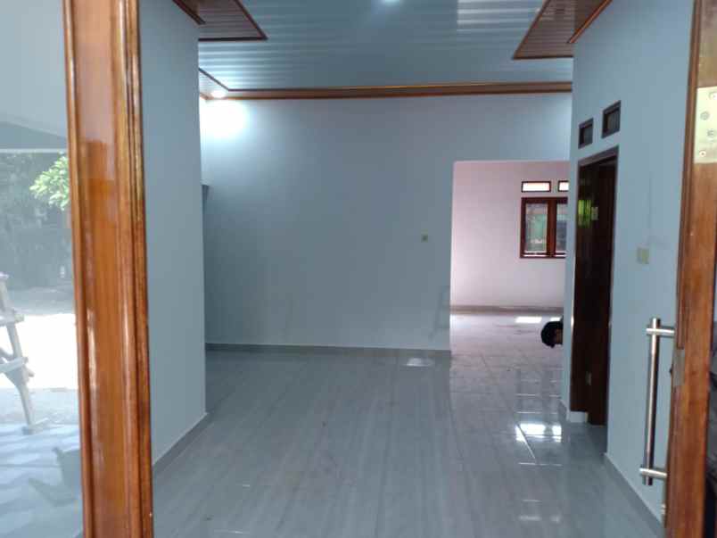 dijual rumah strategis