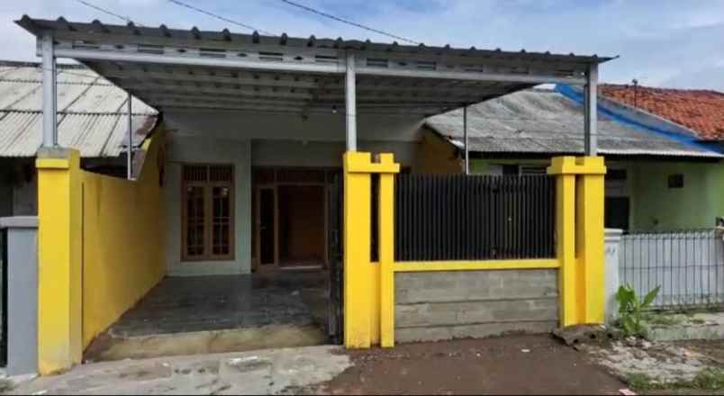 dijual rumah strategis