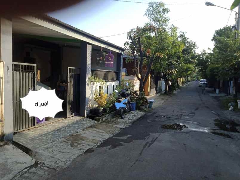 dijual rumah strategis