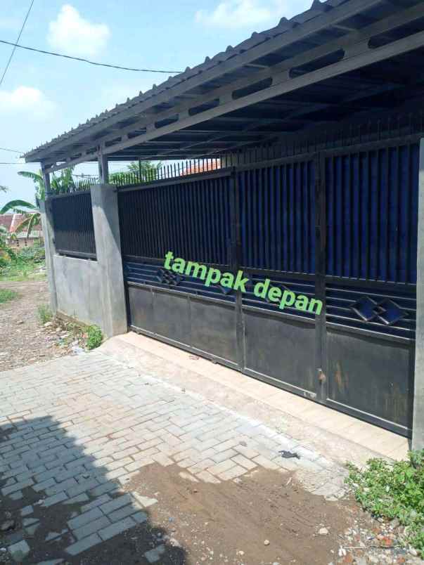 dijual rumah strategis