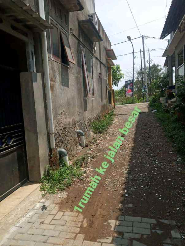 dijual rumah strategis