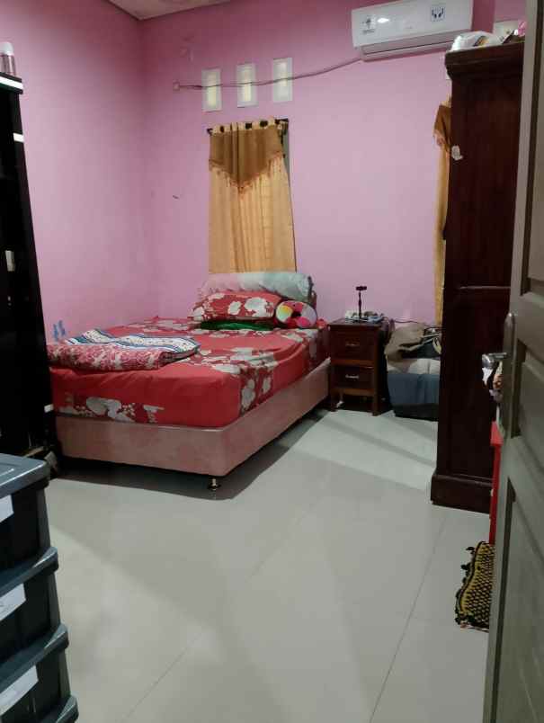 dijual rumah strategis kawasan bintaro