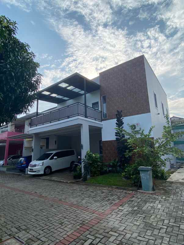 dijual rumah sudimara jombang