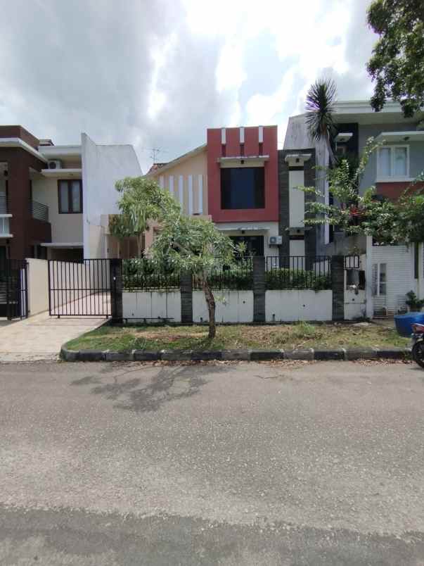 dijual rumah sukajadi