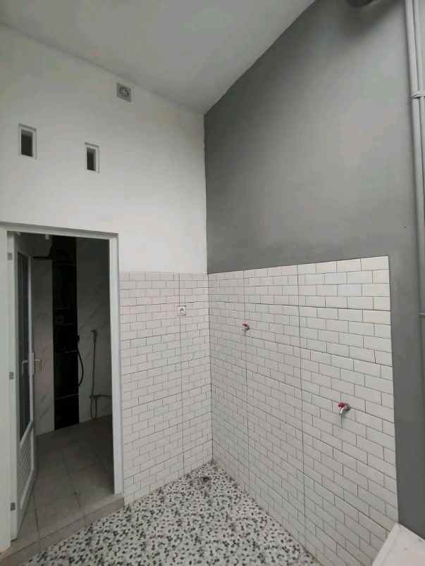 dijual rumah sumberadi