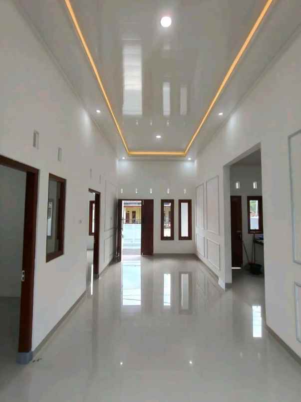 dijual rumah sumberadi