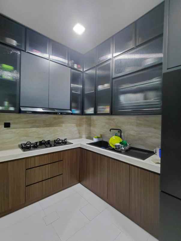 dijual rumah summarecon bandung cluster